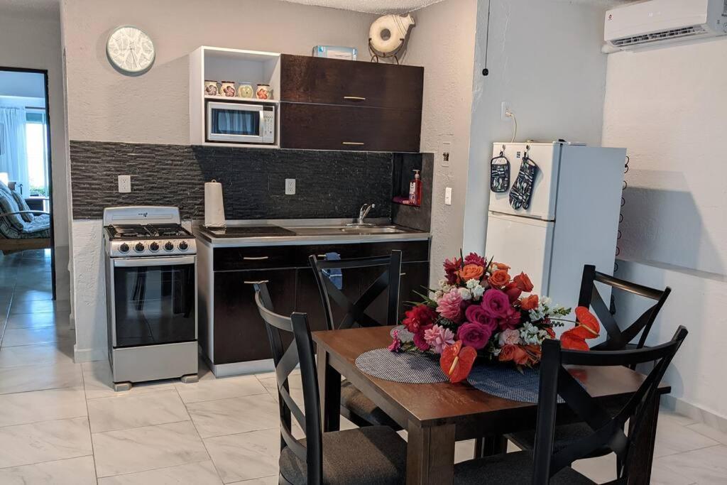 Cancun Oceanfront, Entire Apartment المظهر الخارجي الصورة